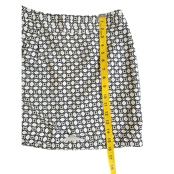 Banana Republic Black & White Geometric Print Skirt Size 2 Womens - Picture 3 of 5